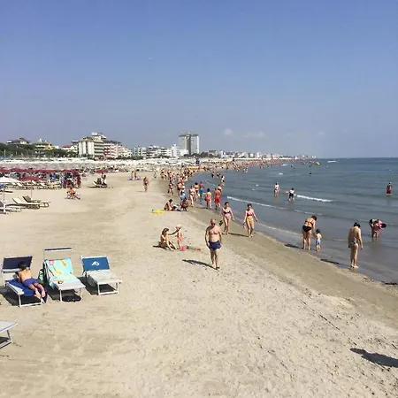 Mare Di Fronte E Pineta