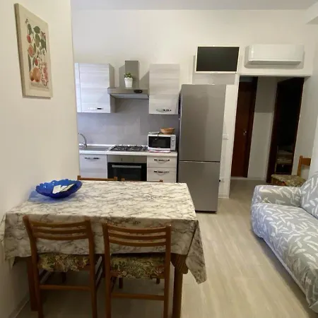 Mare Di Fronte E Pineta Apartamento