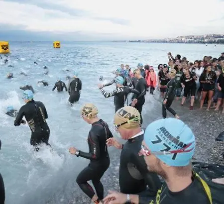 Mare Di Fronte E Pineta * チェルヴィア