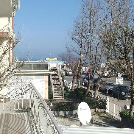 Apartamento Mare Di Fronte E Pineta *
