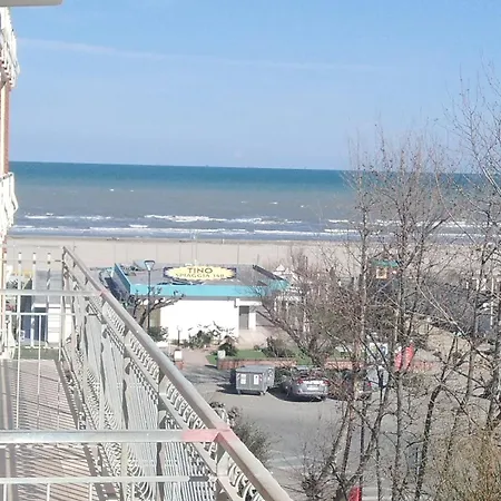 Mare Di Fronte E Pineta