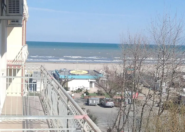 Mare Di Fronte E Pineta Lägenhet *