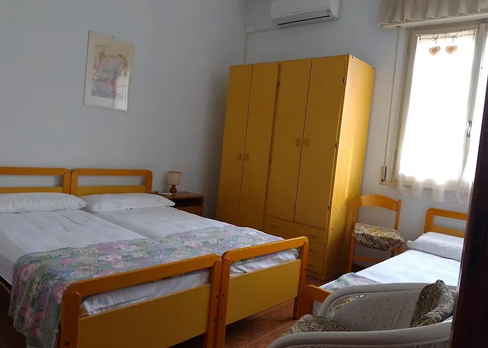 Mare Di Fronte E Pineta