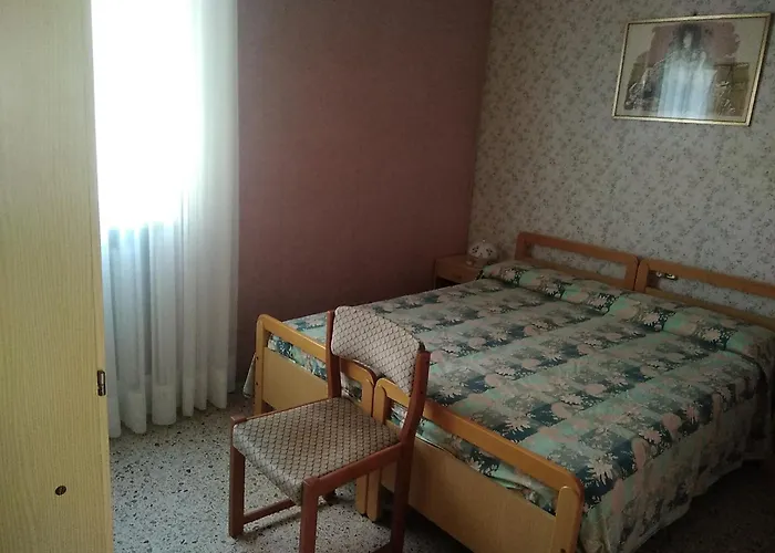 Mare Di Fronte E Pineta * تّشيرفييا